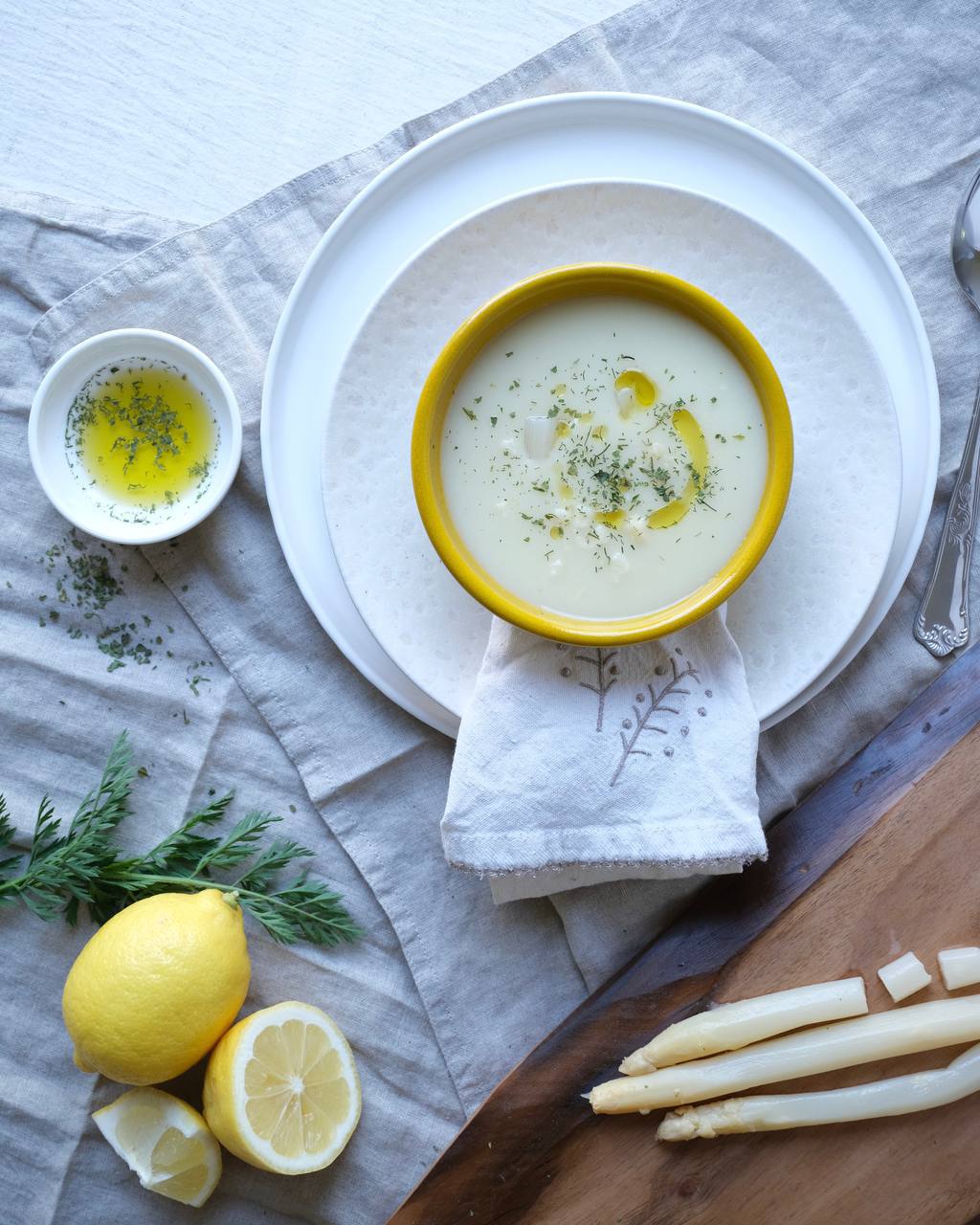 Food photography — white asparagus soup